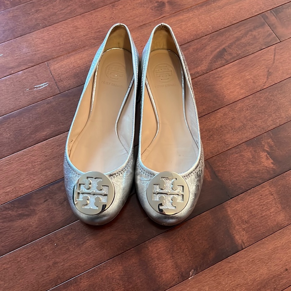 Metallic silver Tory Burch flats